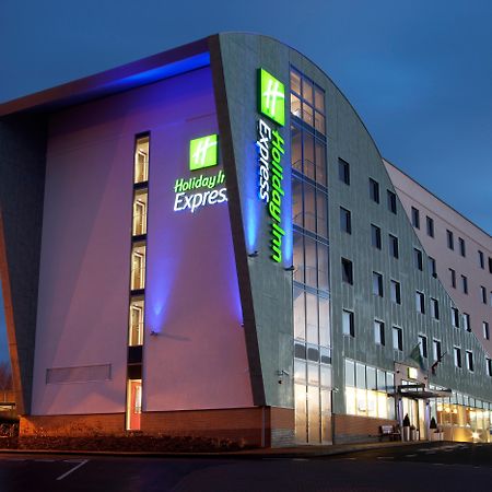 Holiday Inn Express Tamworth By Ihg Exterior foto