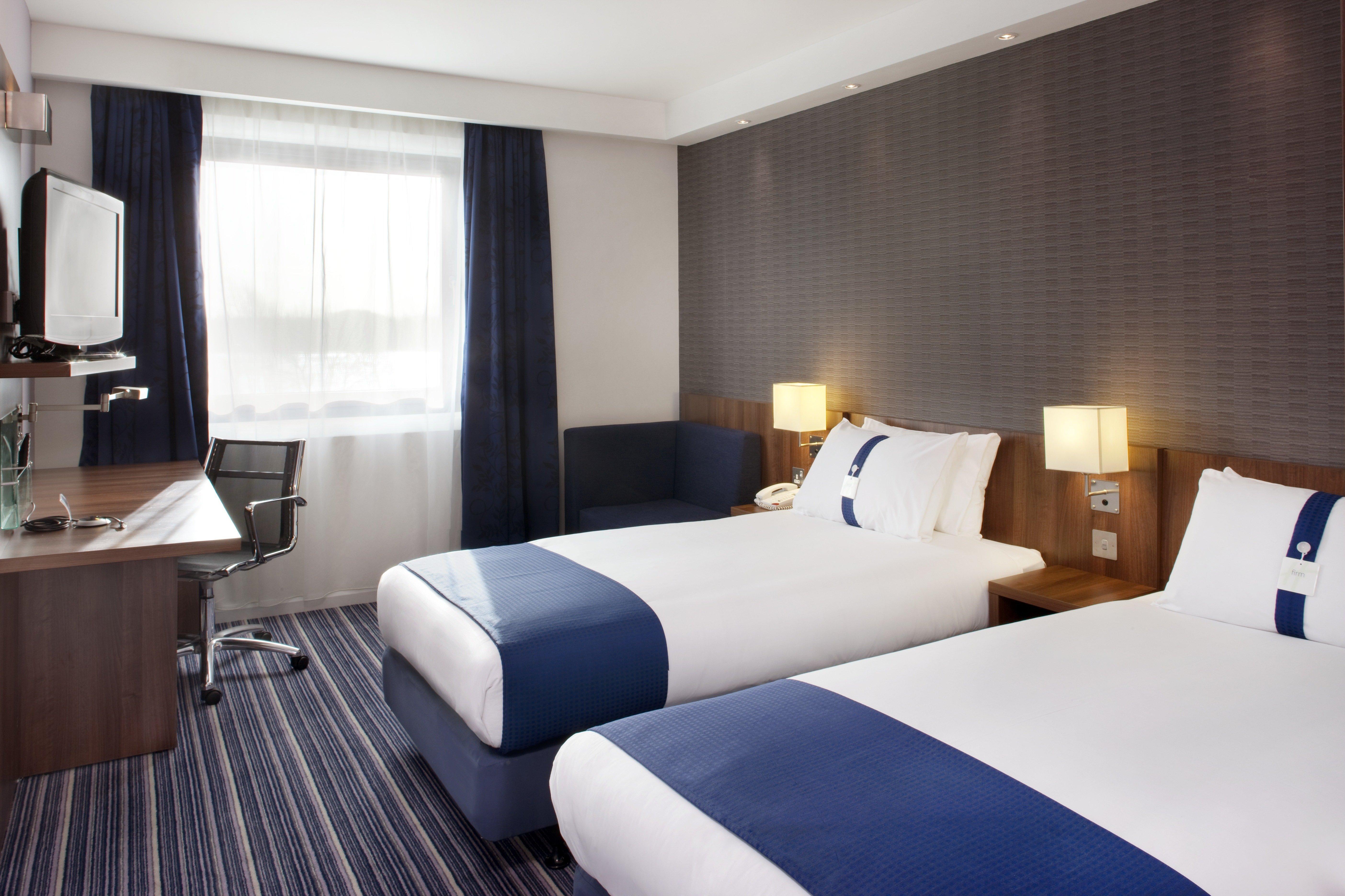 Holiday Inn Express Tamworth By Ihg Exterior foto