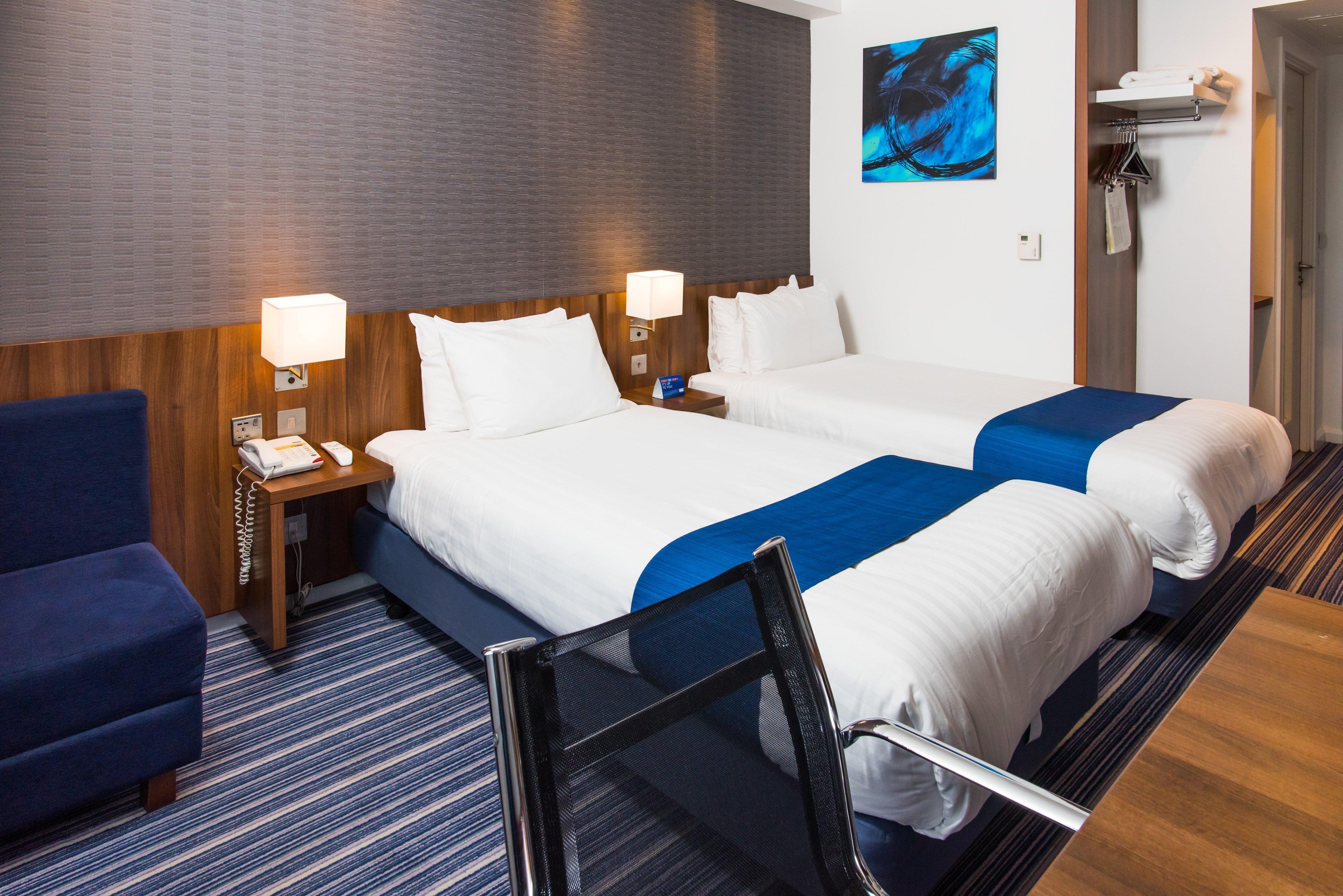 Holiday Inn Express Tamworth By Ihg Exterior foto