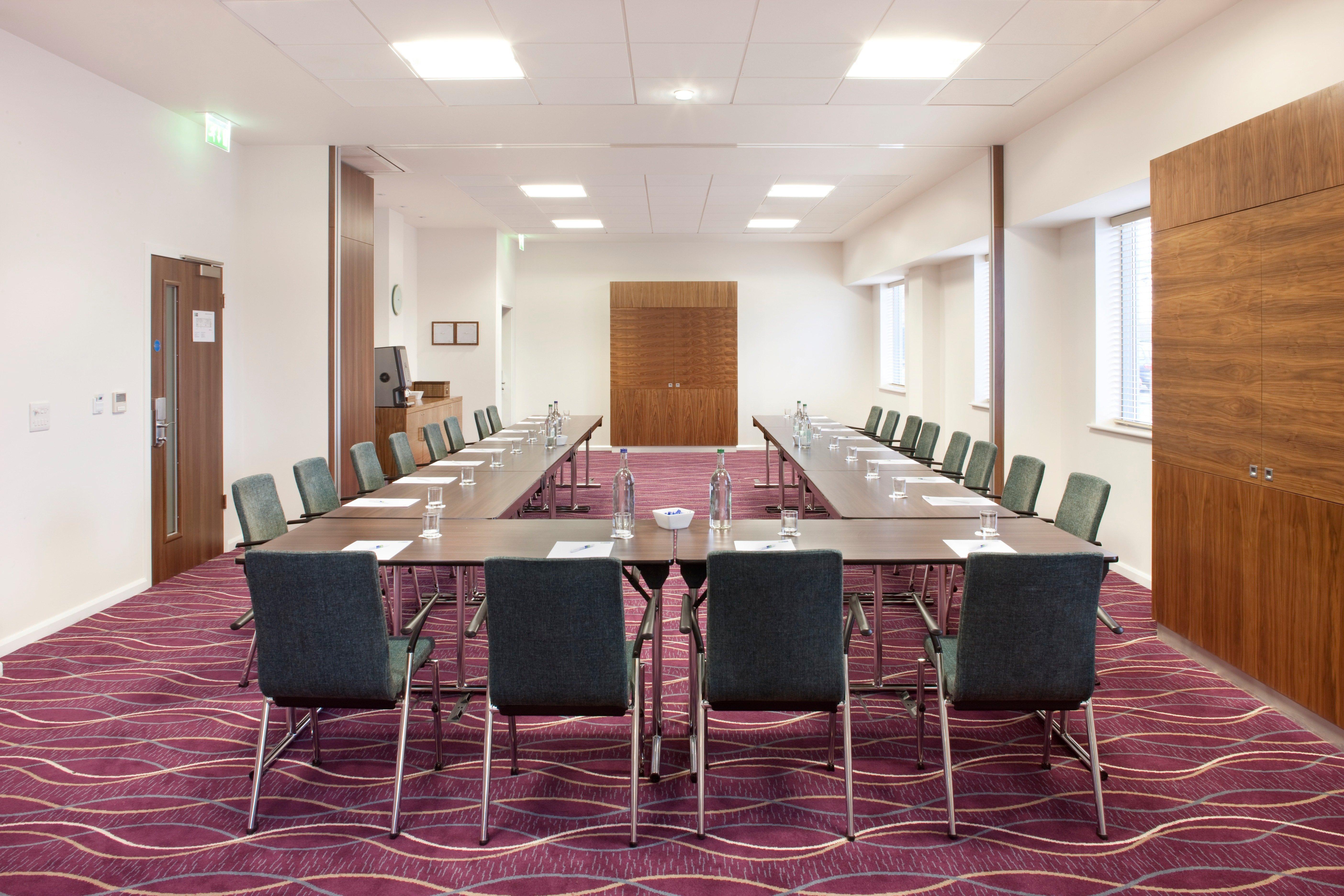Holiday Inn Express Tamworth By Ihg Exterior foto