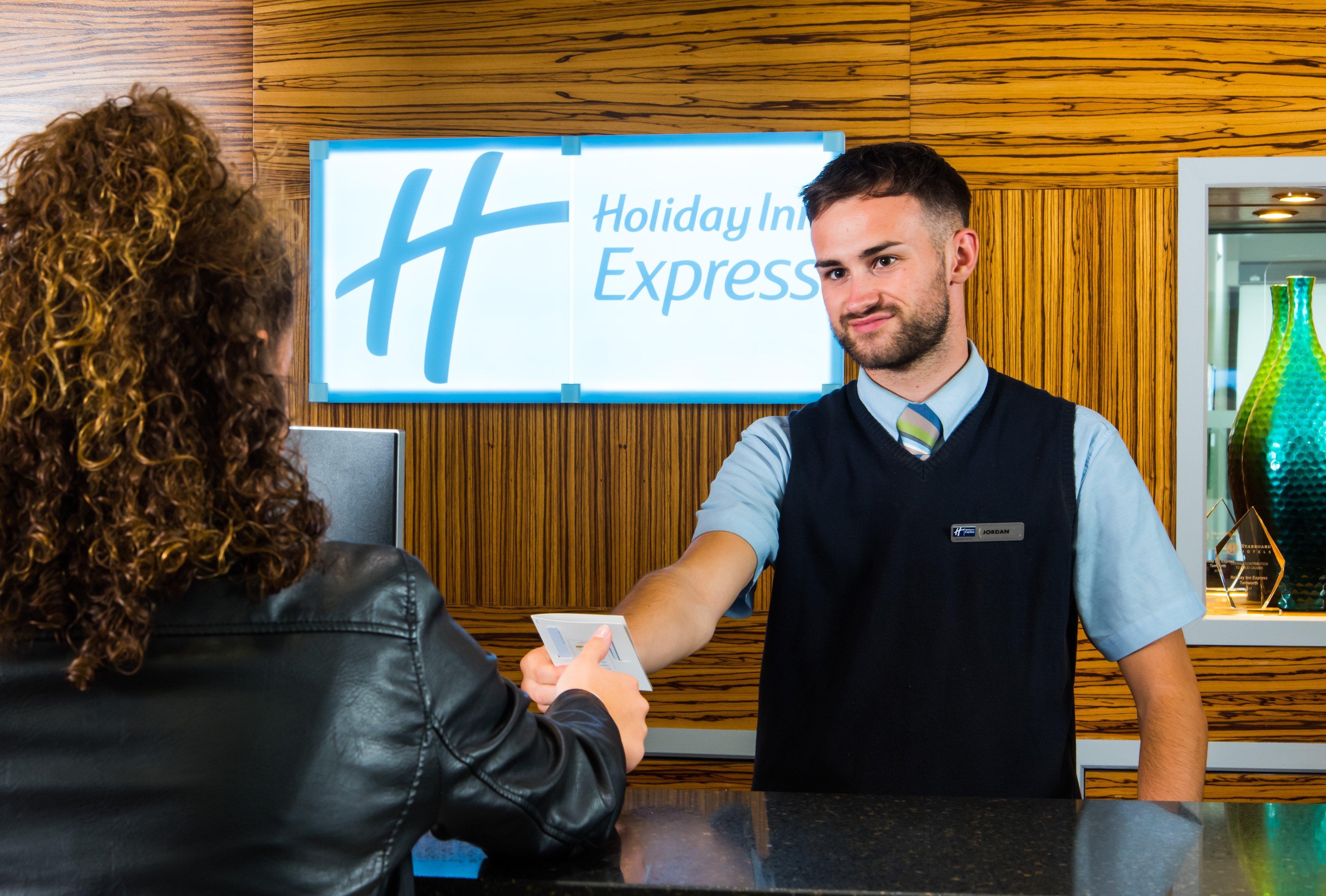 Holiday Inn Express Tamworth By Ihg Exterior foto