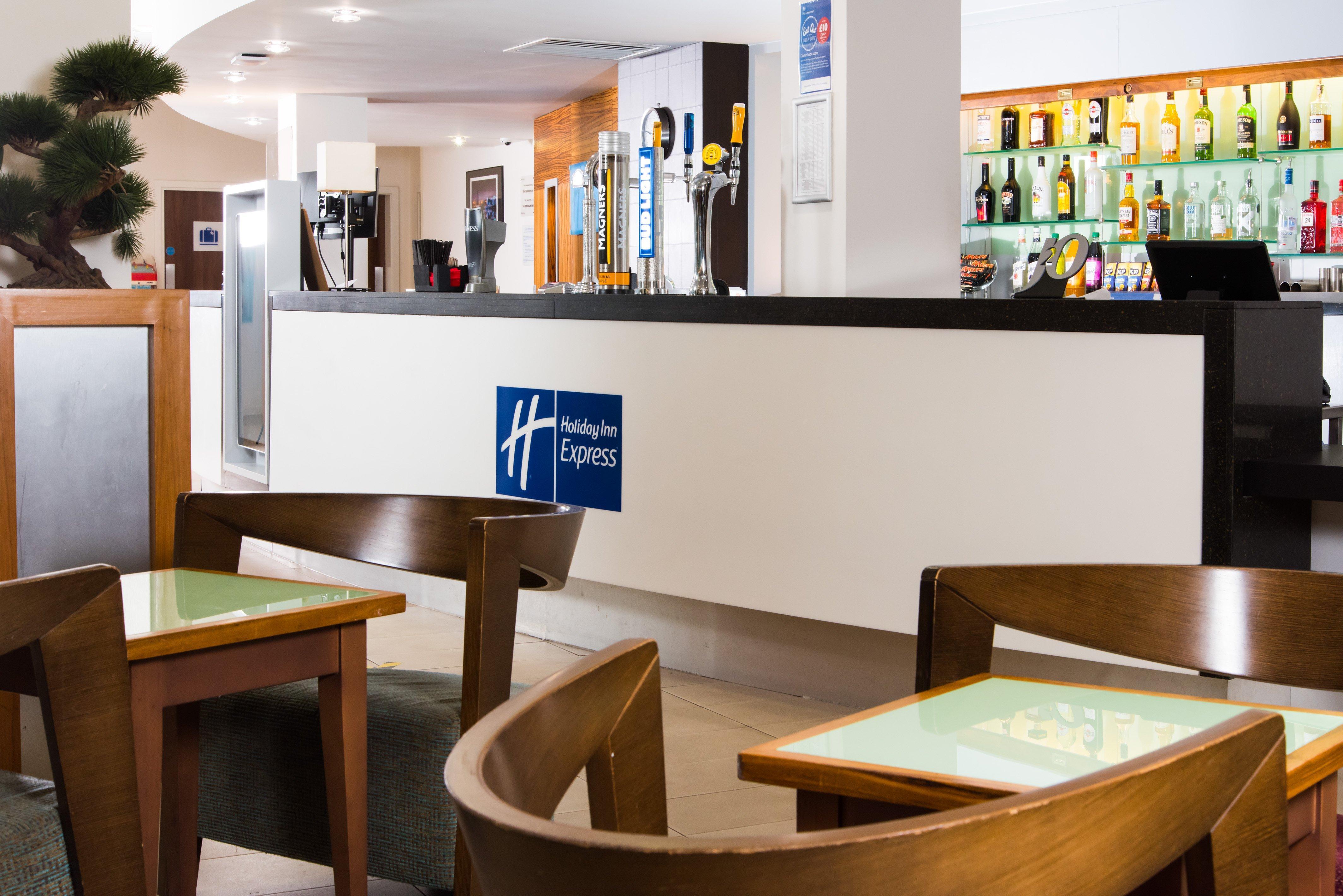Holiday Inn Express Tamworth By Ihg Exterior foto