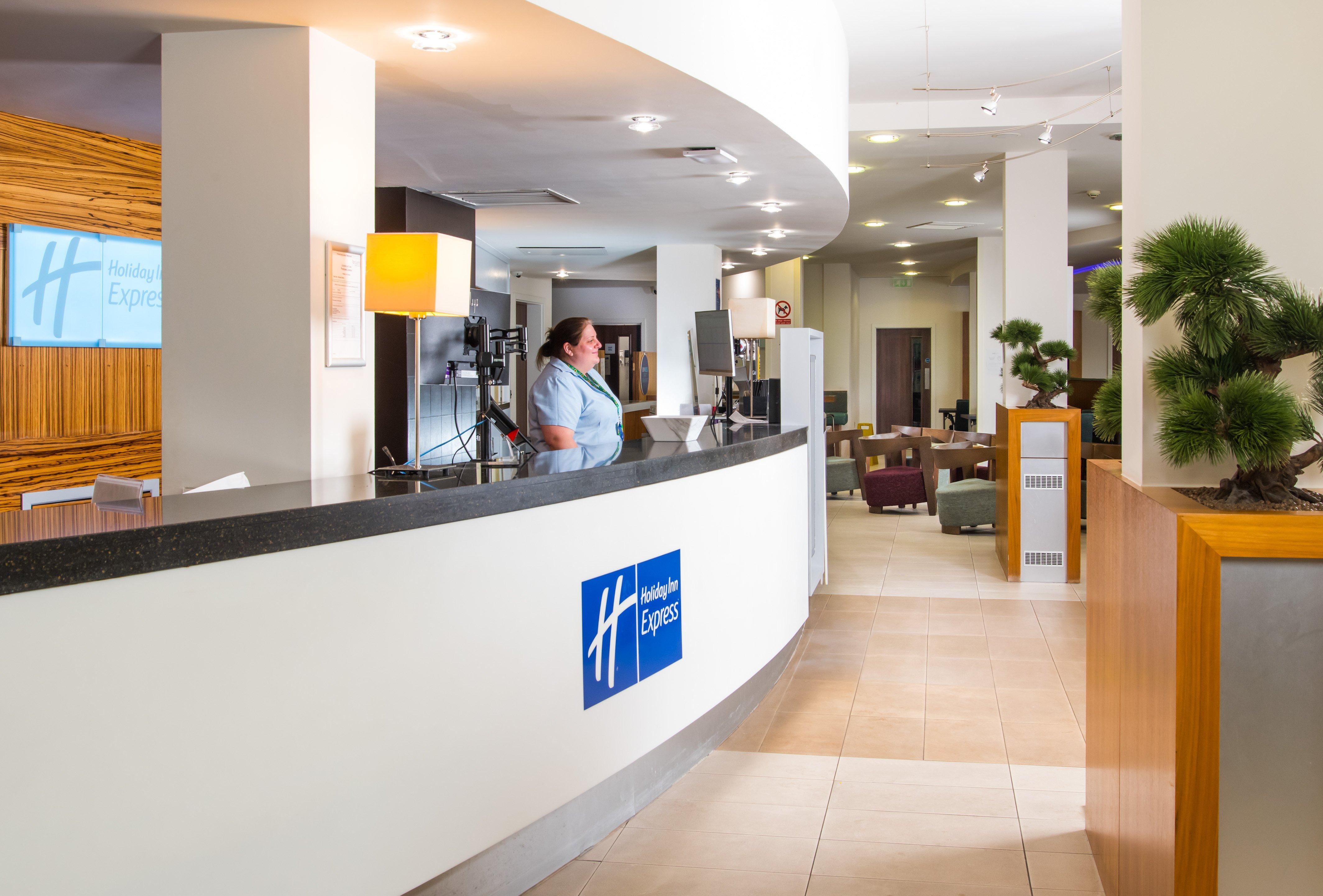 Holiday Inn Express Tamworth By Ihg Exterior foto