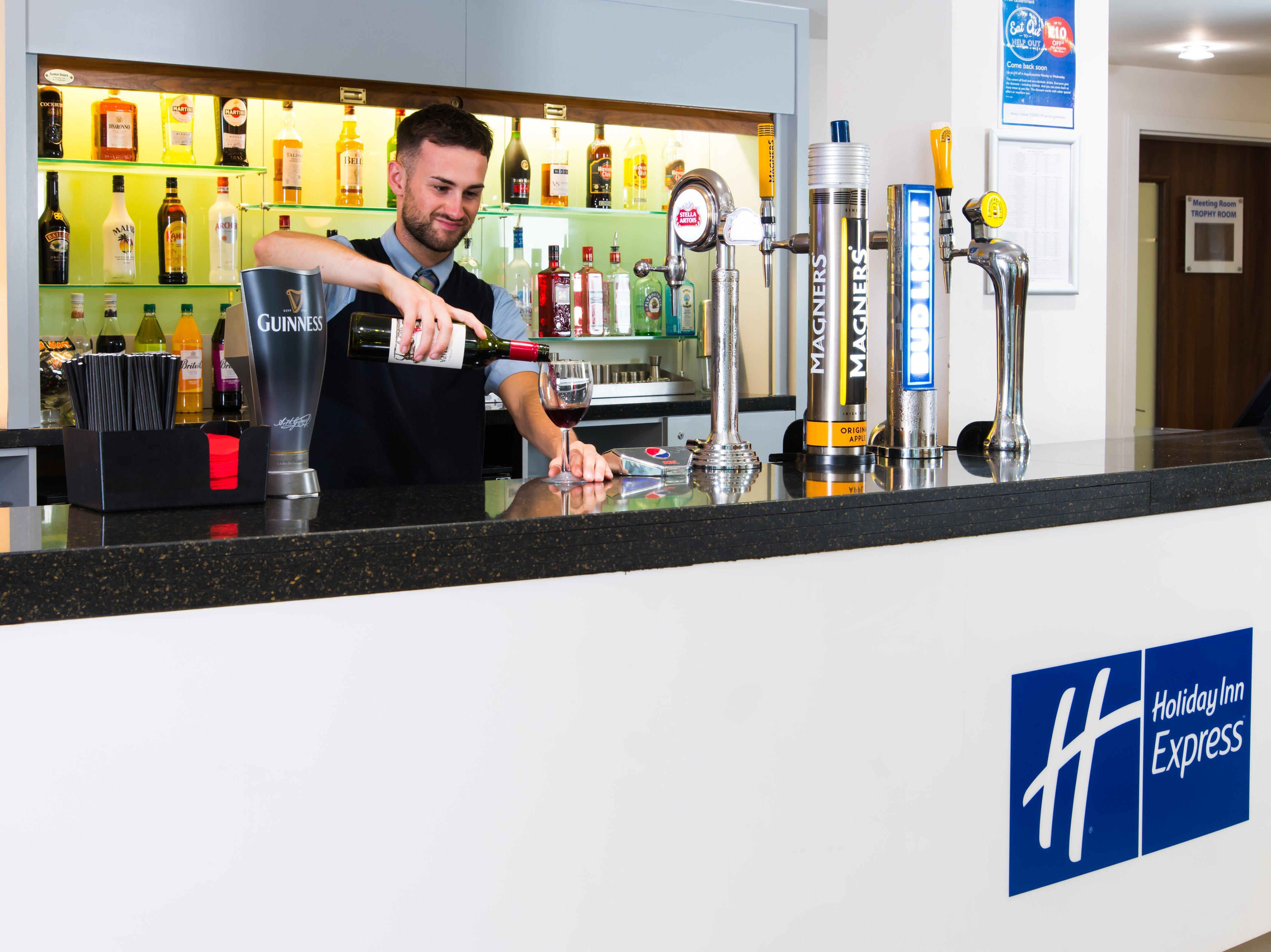 Holiday Inn Express Tamworth By Ihg Exterior foto