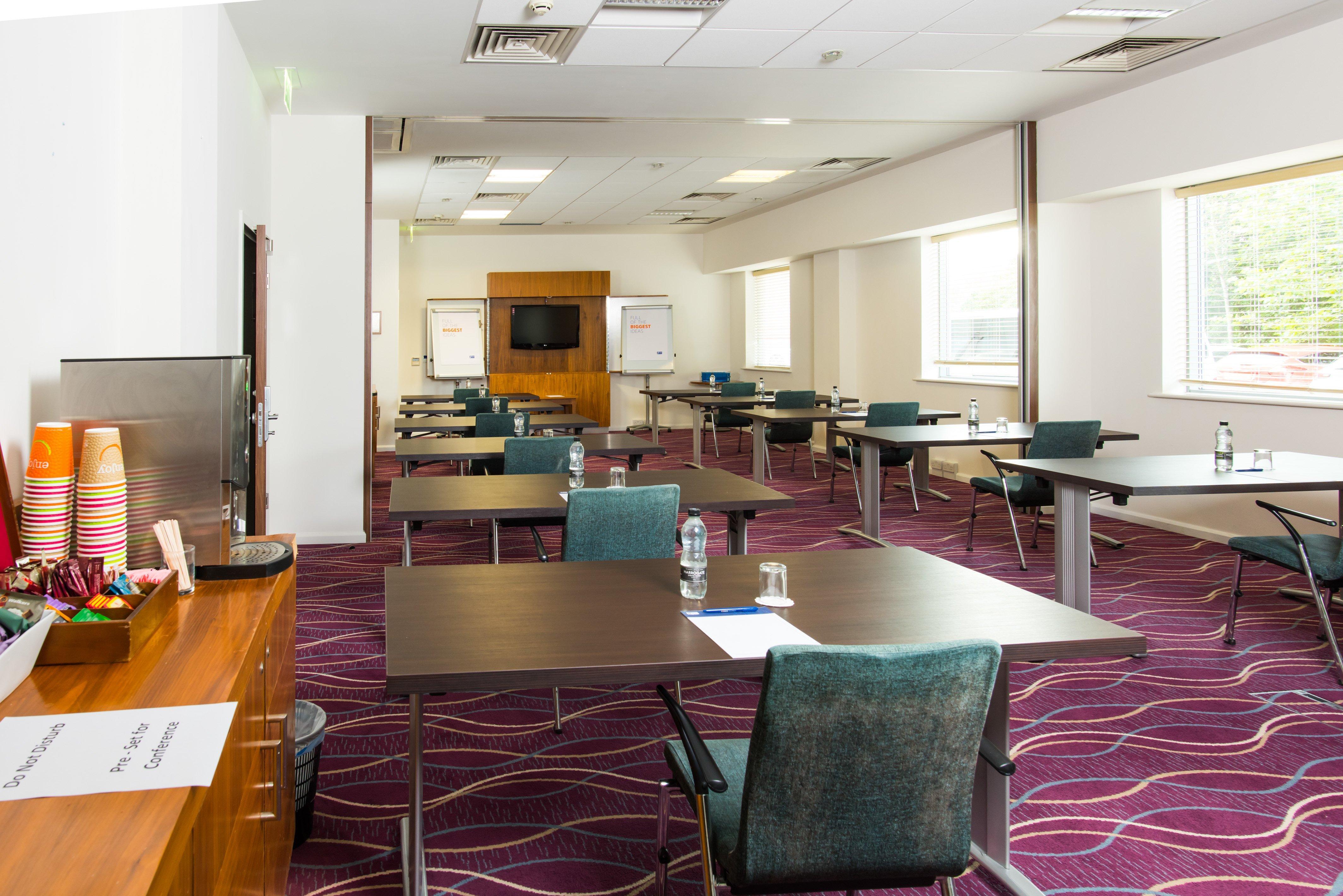 Holiday Inn Express Tamworth By Ihg Exterior foto